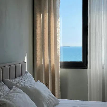 Luxurious With Sea View Apartment